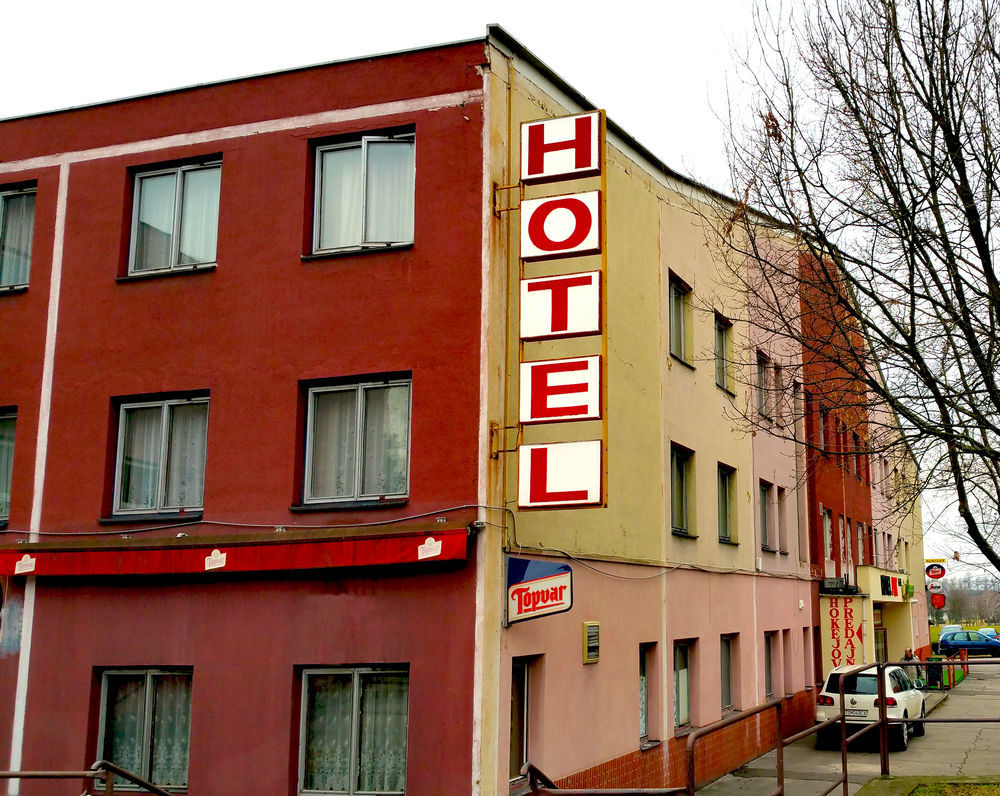 Hotel Puk Topoľčany 외부 사진